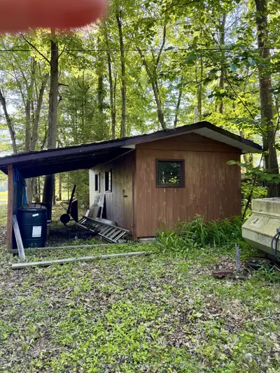 Detached in Marmora and Lake