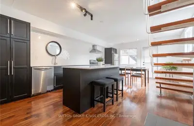 Upper Level in Hamilton