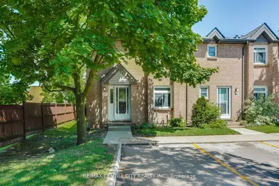 Condo Townhouse in London South