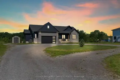 Detached in Fort Erie