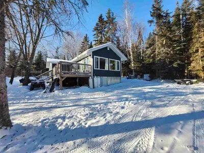 Detached in Kenora