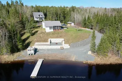 Detached in Thunder Bay Remote Area