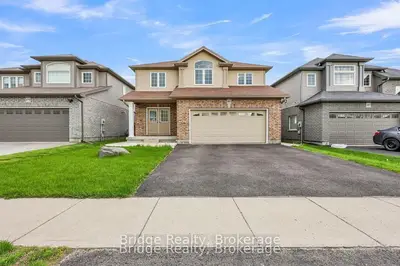 Detached in Woodstock