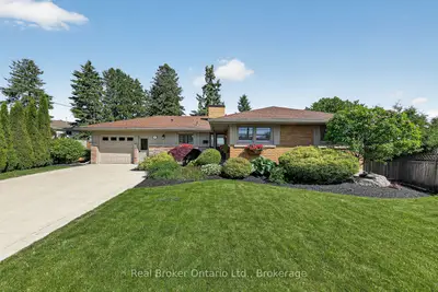 Detached in Woodstock