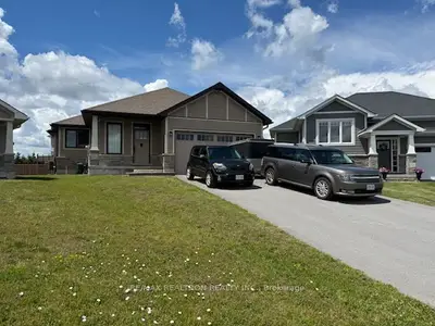 Detached in Belleville