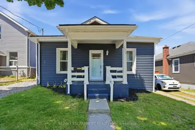 Detached in Brantford