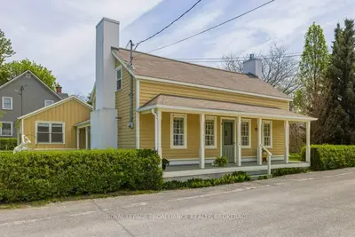 10 Drummond Street, Kingston, On K7k 5r9