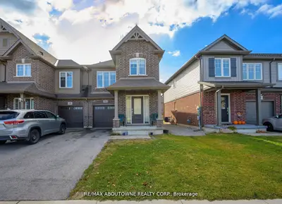 Att/Row/Townhouse in Welland