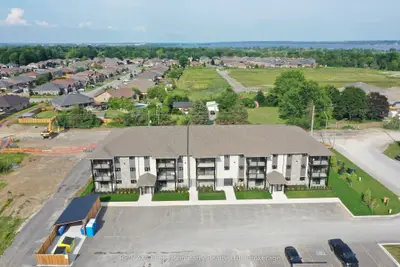 306-10 Hillside Meadow Drive, Quinte West, On K8v 0j7