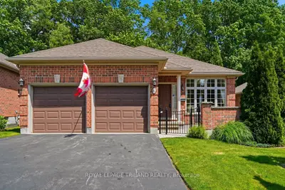 Detached Condo in London South