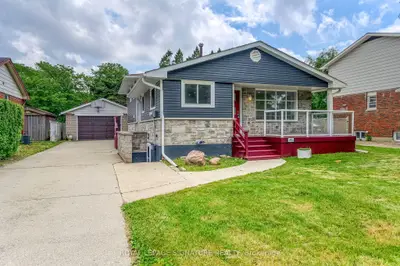 Detached in Sarnia