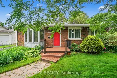 Detached in Cyrville - Carson Grove - Pineview