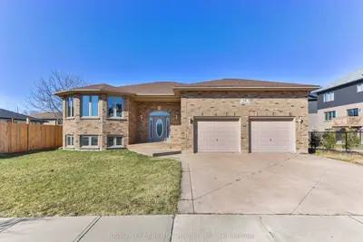 Detached in Brantford