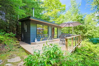 Detached in Hastings Highlands