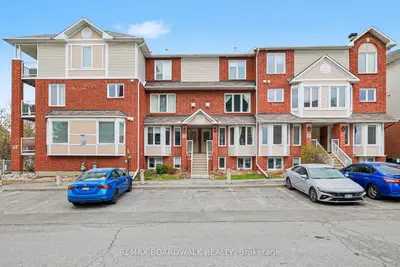 Condo Townhouse in Beacon Hill North - South and Area