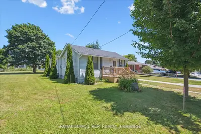 240 Egremont Street N, Wellington North, On N0g 2l2