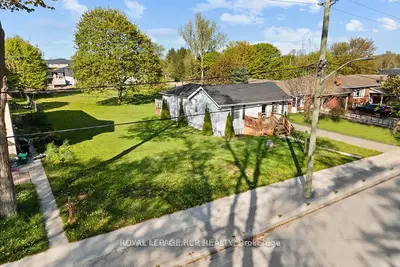 240 Egremont Street N, Wellington North, On N0g 2l2