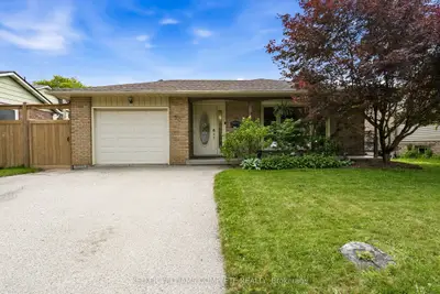 Detached in Brantford
