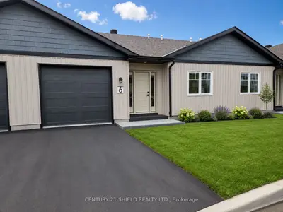 Att/Row/Townhouse in South Stormont