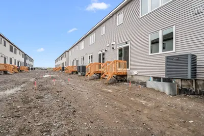 Att/Row/Townhouse in Stittsville - Munster - Richmond