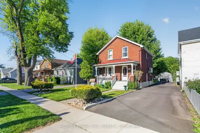 Detached in Port Colborne