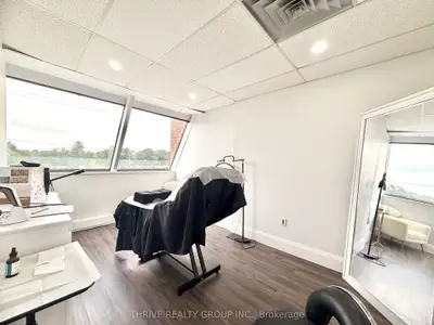 1288 Commissioners Road W E, London South, On N6k 1e1