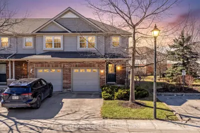 Condo Townhouse in Guelph
