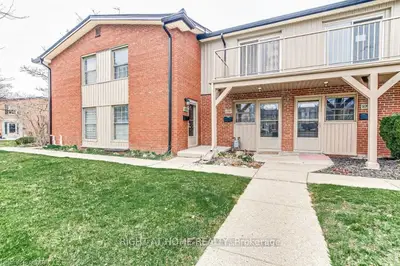 Condo Townhouse in London North