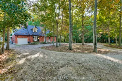 4690 Forest Road, Brooke-alvinston, On N0m 2s0