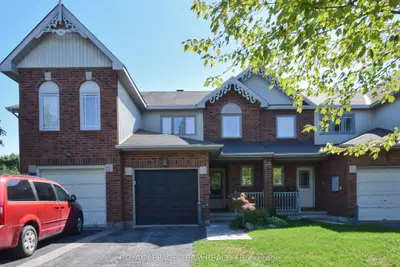 Att/Row/Townhouse in Kanata