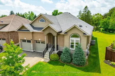 27 Riley Crescent, Centre Wellington, On N1m 0c1