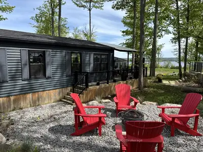 MobileTrailer in Otonabee-South Monaghan