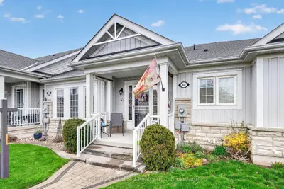 Att/Row/Townhouse in Cobourg