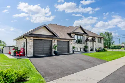 2 Mercier Avenue E, Cornwall, On K6k 1s9