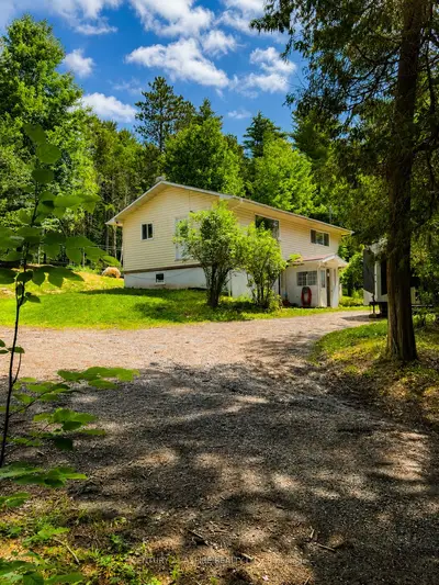 Detached in Greater Madawaska