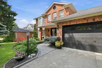 4 Greenvale Court, Pelham, On L0s 1e1