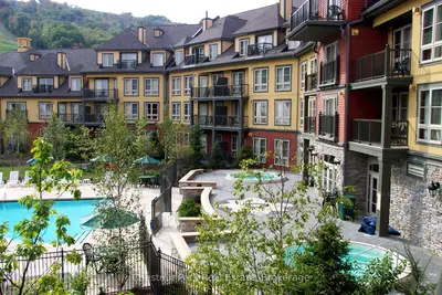 156 Jozo Weider Boulevard 449, Blue Mountains, On L9y 0v2