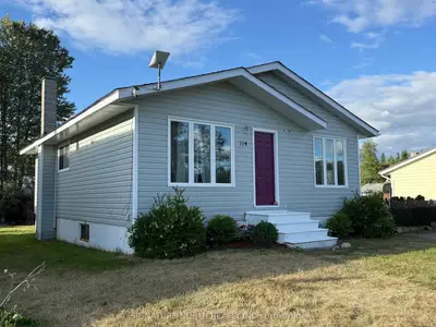 Detached in Greenstone