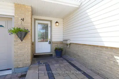 15 Edwin Street, Kawartha Lakes, On K9v 4x9