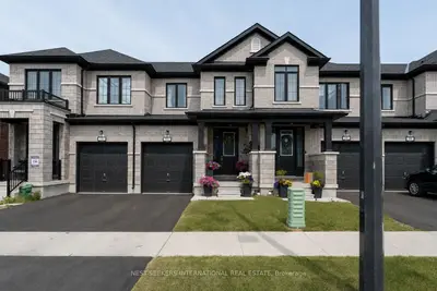 Att/Row/Townhouse in Kawartha Lakes