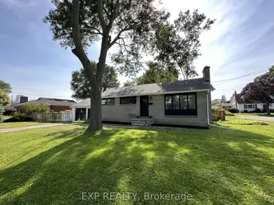 Detached in Belleville