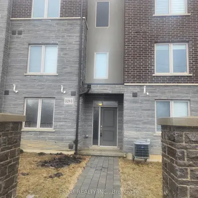 Att/Row/Townhouse in Hamilton