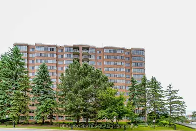 Condo Apartment in Cityview - Parkwoods Hills - Rideau Shore