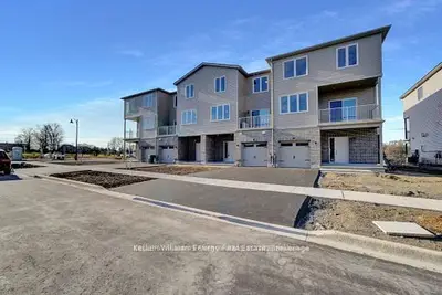 Att/Row/Townhouse in Prince Edward County