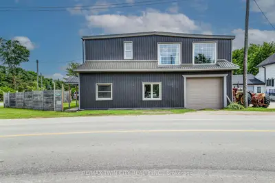 Detached in Perth East