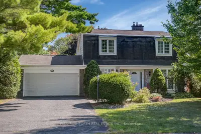 Detached in South of Baseline to Knoxdale