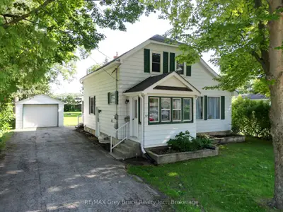 Detached in Owen Sound