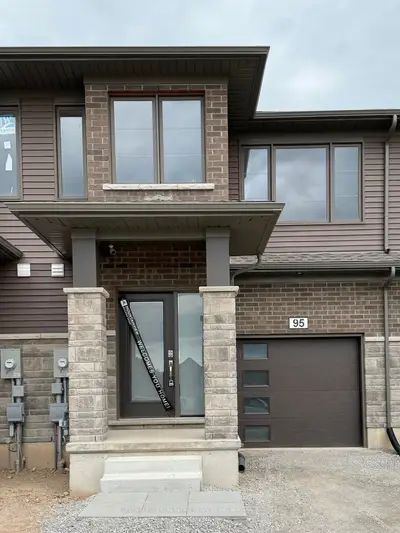 Att/Row/Townhouse in Pelham