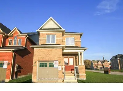 Detached in Woodstock