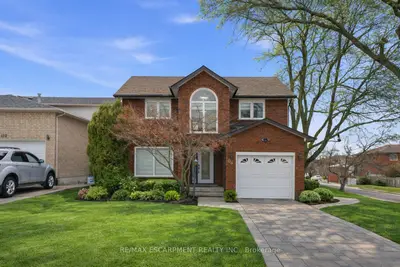 108 Greenshire Drive, Hamilton, On L9c 7g5
